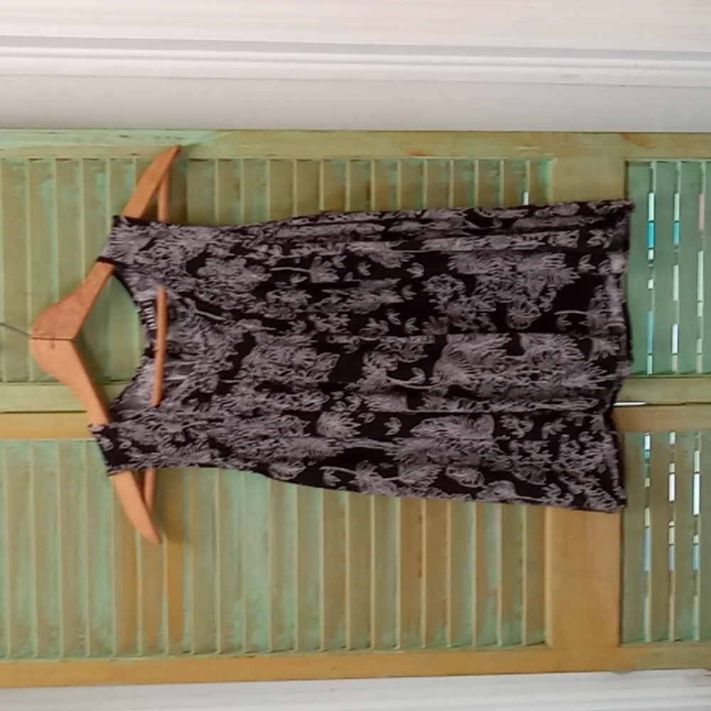 A.N.A black and white palm leaf sleeveless top.